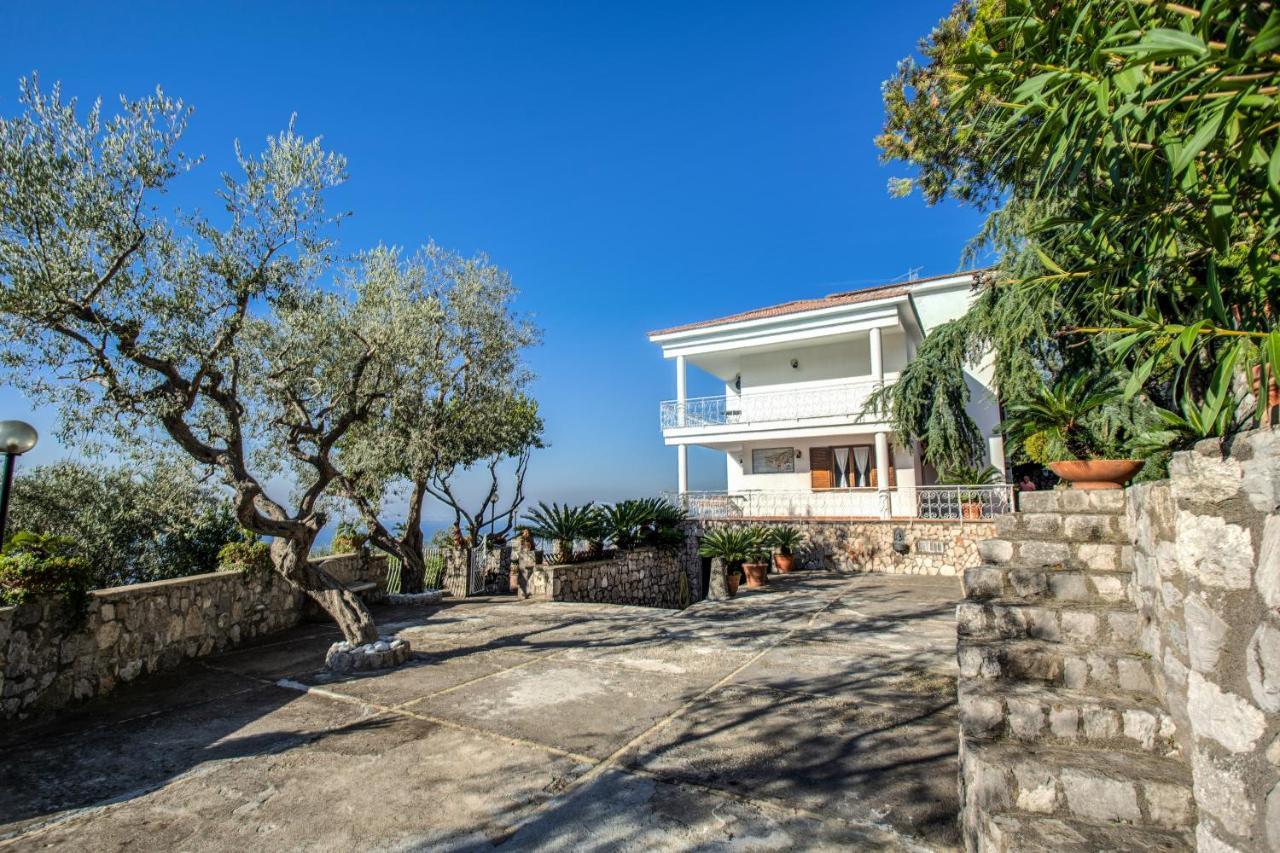 Sara- Sea View Pool Villa Sorrente